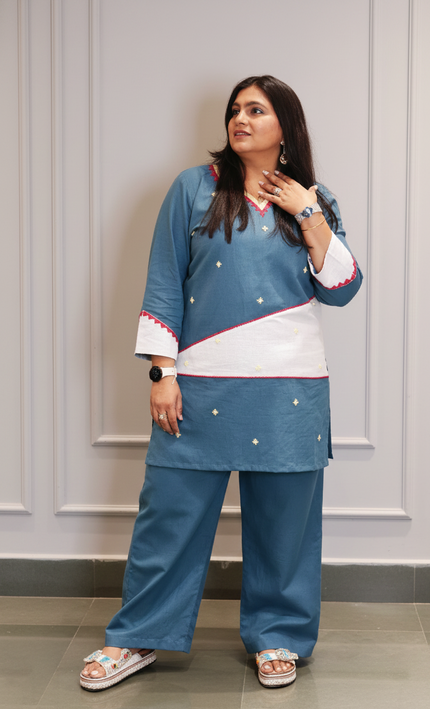 IndiGlow Thread Kurta Set