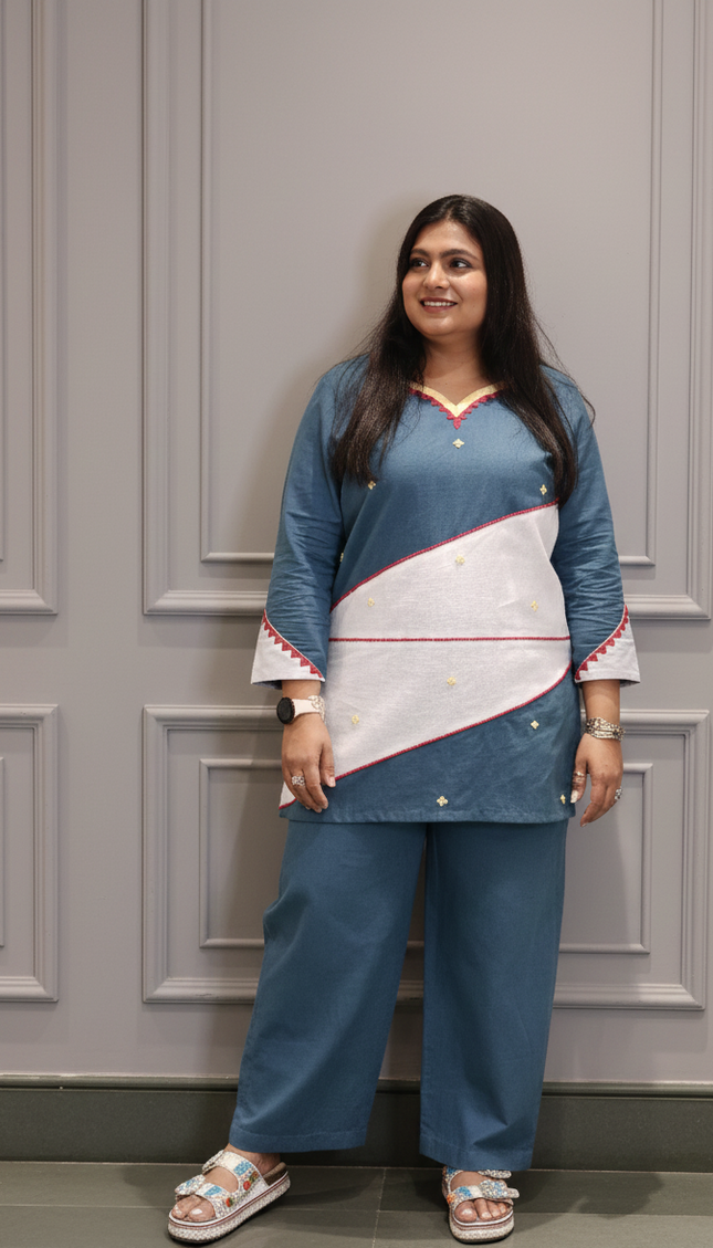 IndiGlow Thread Kurta Set