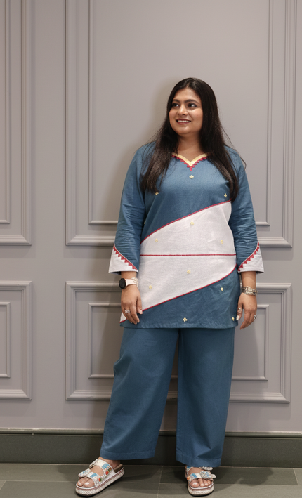 IndiGlow Thread Kurta Set