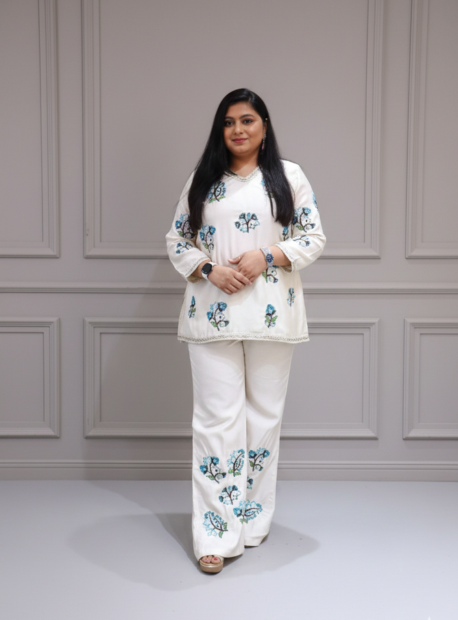 Elegant Off White Shimmery Hand Work Cord Set for a Chic Look