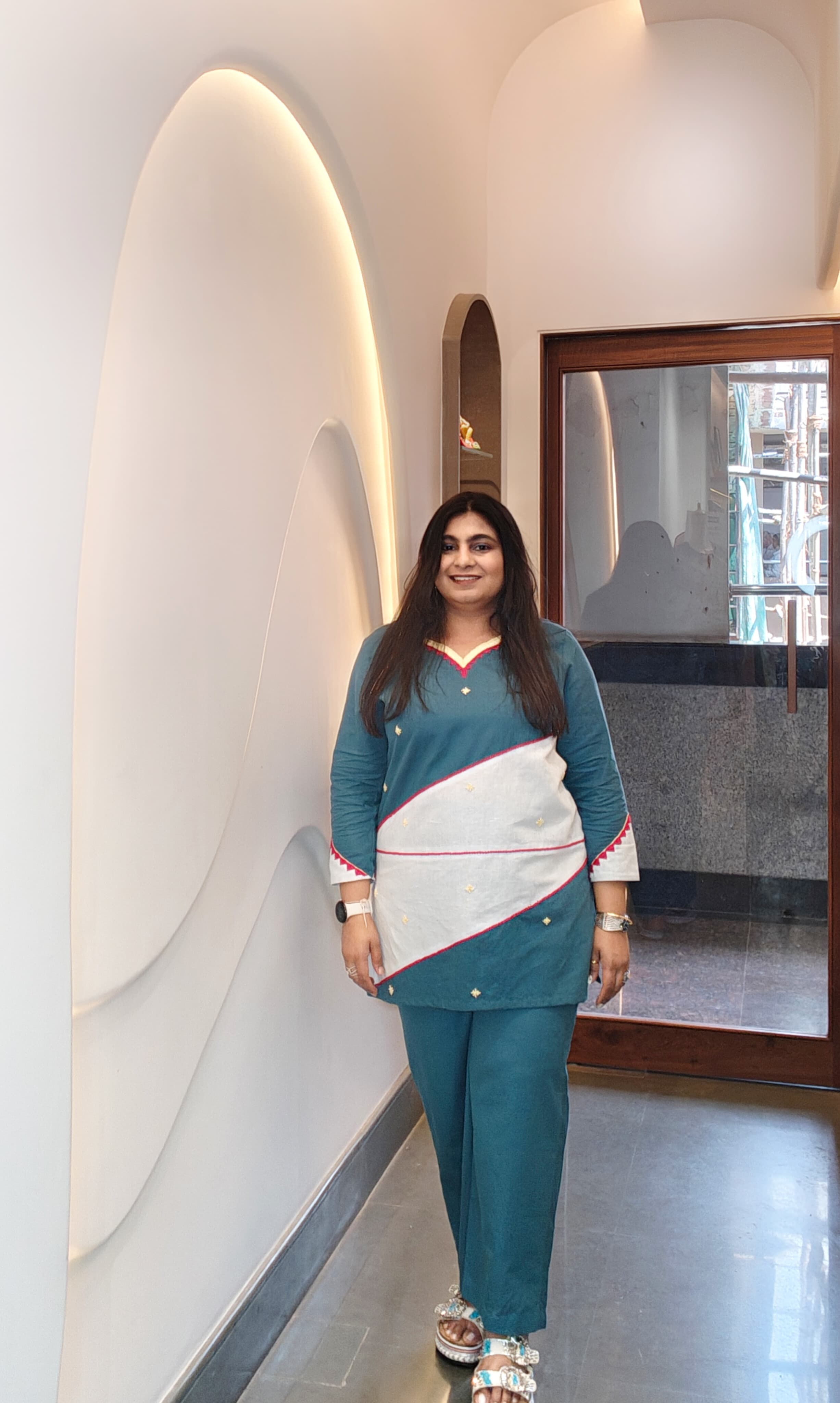 IndiGlow Thread Kurta Set