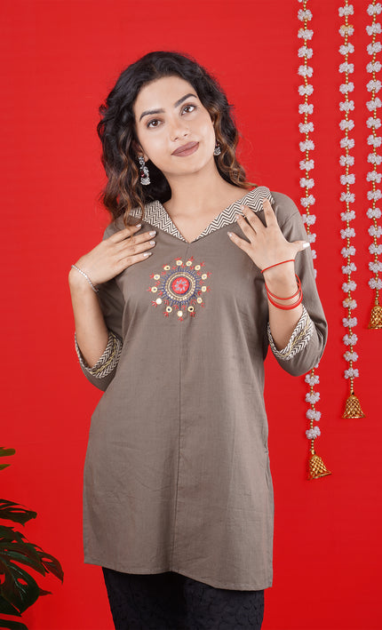 Embroidered Cotton Kurti with Black Pants – Elegant Ethnic Wear