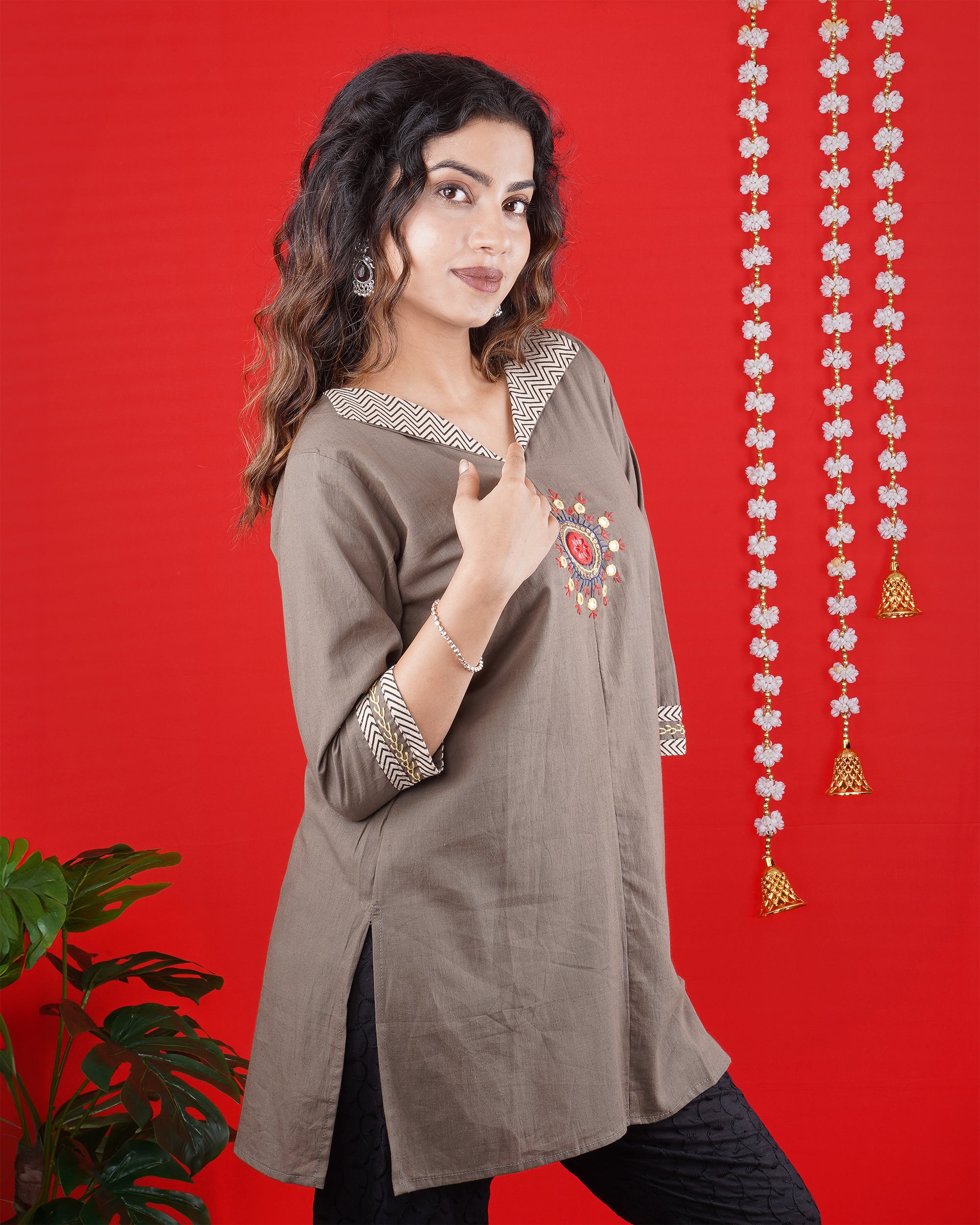 Embroidered Cotton Kurti with Black Pants – Elegant Ethnic Wear