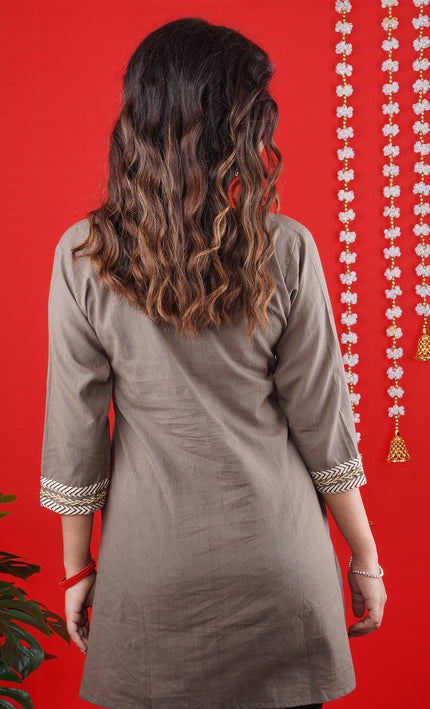 Embroidered Cotton Kurti with Black Pants – Elegant Ethnic Wear