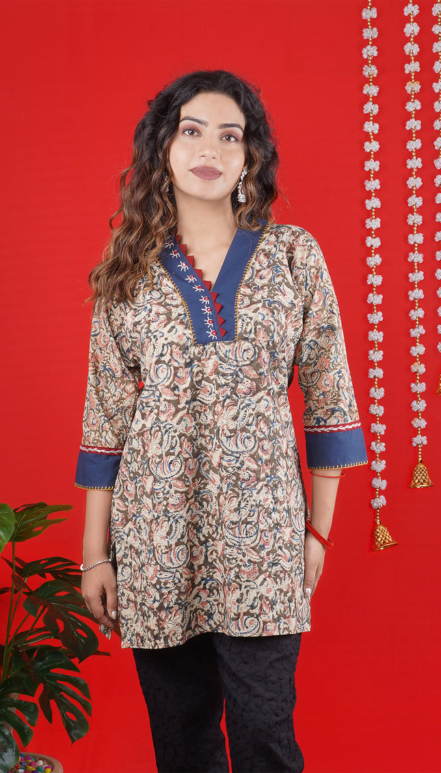 Chic Red Handcrafted Cotton Short Top