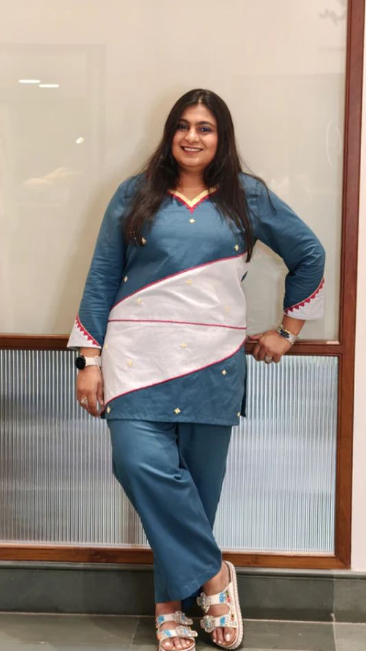 IndiGlow Thread Kurta Set